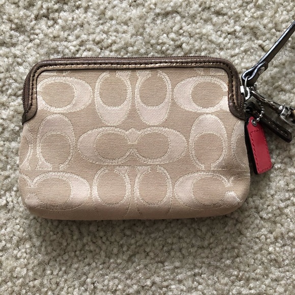 Coach wristlet - Picture 2 of 4